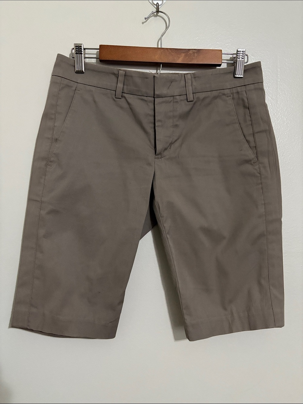 Vince Stretch Khaki Shorts Women’s Size 4
